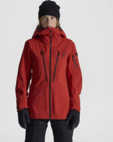 RevolutionRace > Takit > Sade- Ja Kuoritakit – Punainen – Ultra 3L Shell Jacket Naiset Aura Red, Koko:S