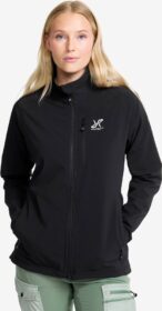 RevolutionRace Takit > Softshell-takit – Musta – Exciter Stretch Jacket Naiset Black, Koko:XL