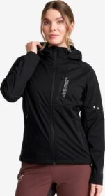 RevolutionRace > Takit > Softshell-takit – Musta – Pure Softshell Jacket Naiset Black, Koko:M
