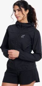 RevolutionRace Takit > Tuulitakit – Musta – Speed Hooded Windbreaker Naiset Black, Koko:3XL