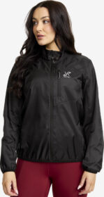 RevolutionRace > Takit > Tuulitakit – Musta – Unit Light Windbreaker Naiset Black, Koko:XS