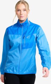 RevolutionRace Takit > Tuulitakit – Sininen – Unit Light Windbreaker Naiset Azure Blue/French Blue, Koko:L