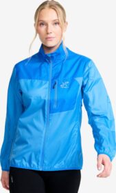 RevolutionRace > Takit > Tuulitakit – Sininen – Unit Light Windbreaker Naiset Azure Blue/French Blue, Koko:XS