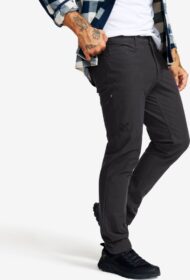 RevolutionRace Ulkoilufarkut – Harmaa – Surround Stretch Pants Miehet Anthracite, Koko:M