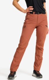 RevolutionRace Ulkoiluhousut, Vaellushousut & Retkeilyhousut – Pinkki – Elevate Pro Hiking Pants Naiset Pink Mahogany, Koko:S