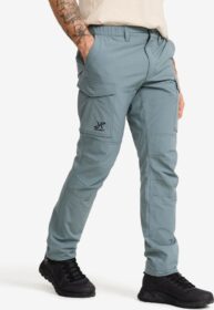RevolutionRace Ulkoiluhousut, Vaellushousut & Retkeilyhousut – Sininen – Adventure Cargo Stretch Pants Miehet Stormy Weather, Koko:M