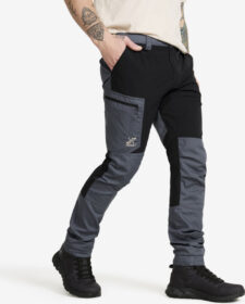 RevolutionRace Ulkoiluhousut, Vaellushousut & Retkeilyhousut – Sininen – Rambler Lightweight Pants Miehet Turbulence Blue/Black, Koko:XS