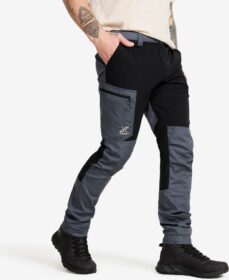 RevolutionRace Ulkoiluhousut, Vaellushousut & Retkeilyhousut – Sininen – Rambler Lightweight Pants Miehet Turbulence Blue/Black, Koko:2XL