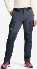 RevolutionRace Ulkoiluhousut, Vaellushousut & Retkeilyhousut – Sininen – Rambler Lightweight Pro Pants Naiset India Ink/Blueberry, Koko:XS