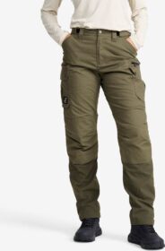 RevolutionRace Ulkoiluhousut, Vaellushousut & Retkeilyhousut – Vihreä – Field Pro Warm Outdoor Pants Naiset Grape Leaf/Forest Night, Koko:S