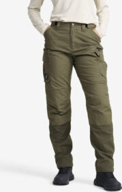 RevolutionRace Ulkoiluhousut, Vaellushousut & Retkeilyhousut – Vihreä – Field Pro Warm Outdoor Pants Naiset Grape Leaf/Forest Night, Koko:M