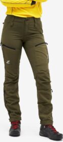 RevolutionRace Ulkoiluhousut, Vaellushousut & Retkeilyhousut – Vihreä – RVRC GP Pro Rescue Pants Naiset Dark Olive 2.0, Koko:S