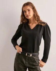 Selected Femme Musta – Slffenja Ls V-Neck Top
