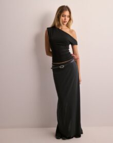 Selected Femme Musta – Slfnola Hw Ankle Slim Skirt
