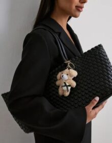 STICKYBESTIE Musta – Picasso Teddy Charm