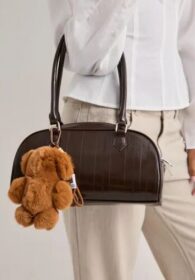 STICKYBESTIE Ruskea – Fluffy Bear Charm