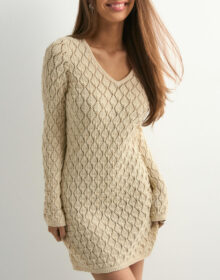 Vero Moda Beige – Vmrani Ls V-Neck Short Knit Dress V