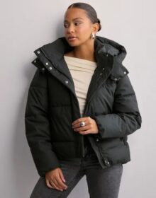 Vero Moda Musta – Vmgretakylie Short Coated Jacket No
