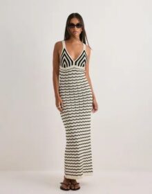 Vero Moda Musta – Vmjanice Sl Knit 7/8 Dress Exp