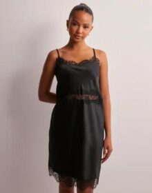 Vero Moda Musta – Vmlis Strap Short Dress Vma