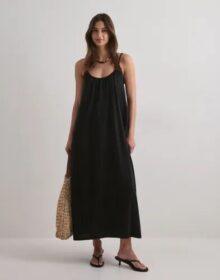 Vero Moda Musta – Vmluna Singlet Ankle Dress Noos