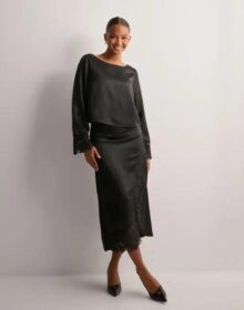 Vero Moda Musta – Vmmerle Lace Hw 7/8 Skirt Wvn Ga
