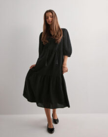 Vero Moda Musta – Vmpretty 3/4 Long Dress Wvn Ga