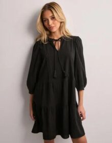 Vero Moda Musta – Vmpretty 3/4 Tunic Wvn Ga Noos