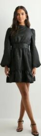 Vero Moda Musta – Vmsulle New Ls Short Dress Wvn Exp