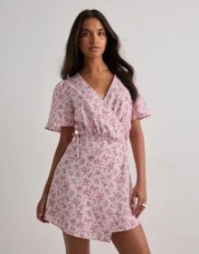 Vero Moda Vaaleanpunainen – Vmjosie Ss Wrap Short Dress Wvn Ga
