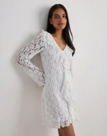 Vero Moda Valkoinen – Awkienna Ls V-Neck Short Lace Dress