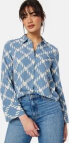 VERO MODA Vmginas betine LS oversized shirt Coronet Blue AOP:Bet L